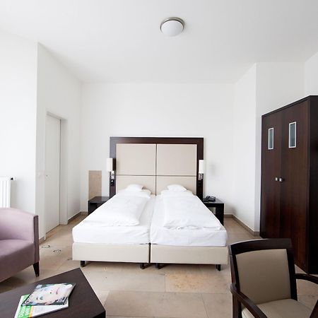 Burns Art Hotel Дюселдорф Стая снимка