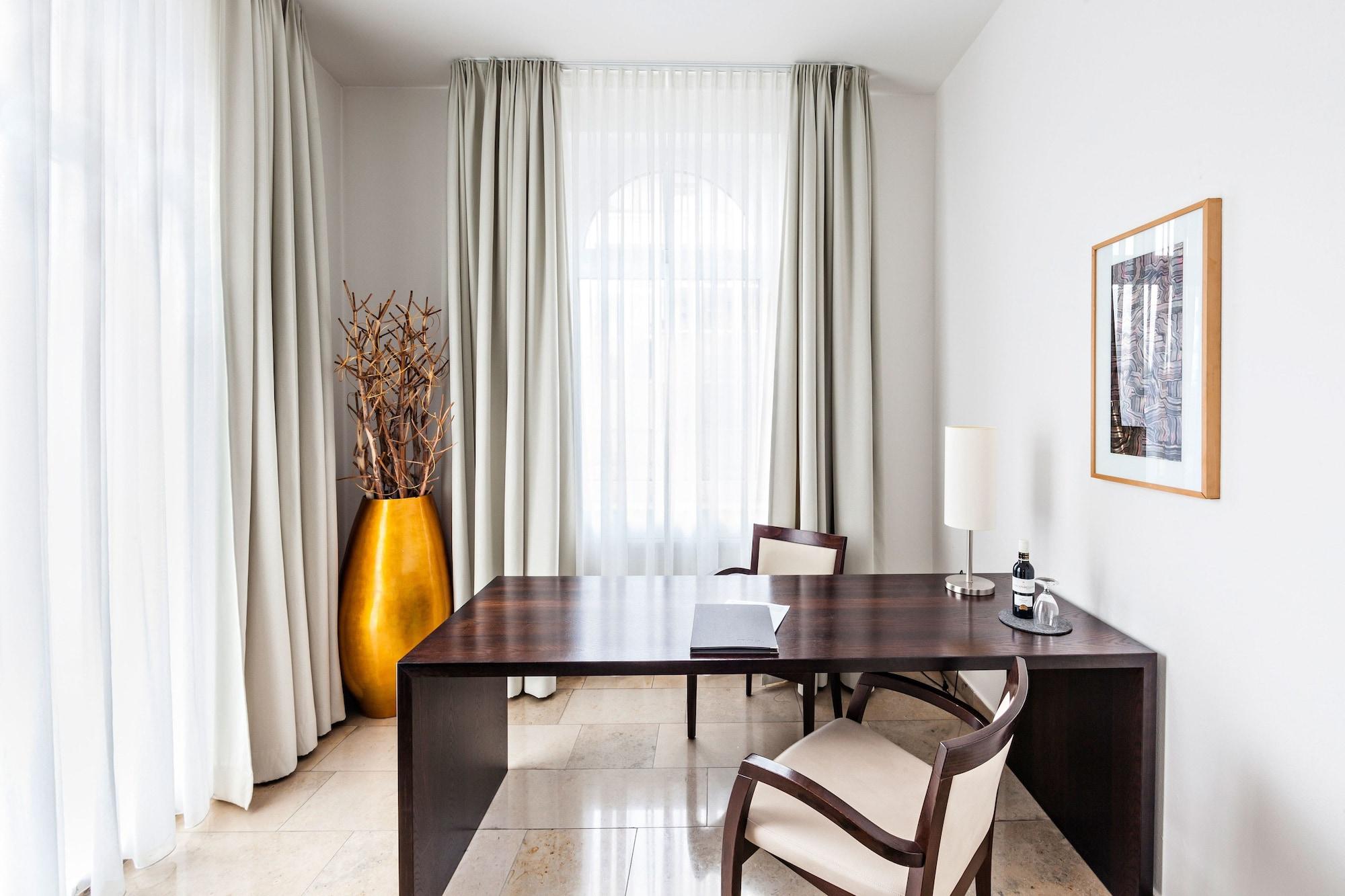 Burns Art Hotel Дюселдорф Екстериор снимка