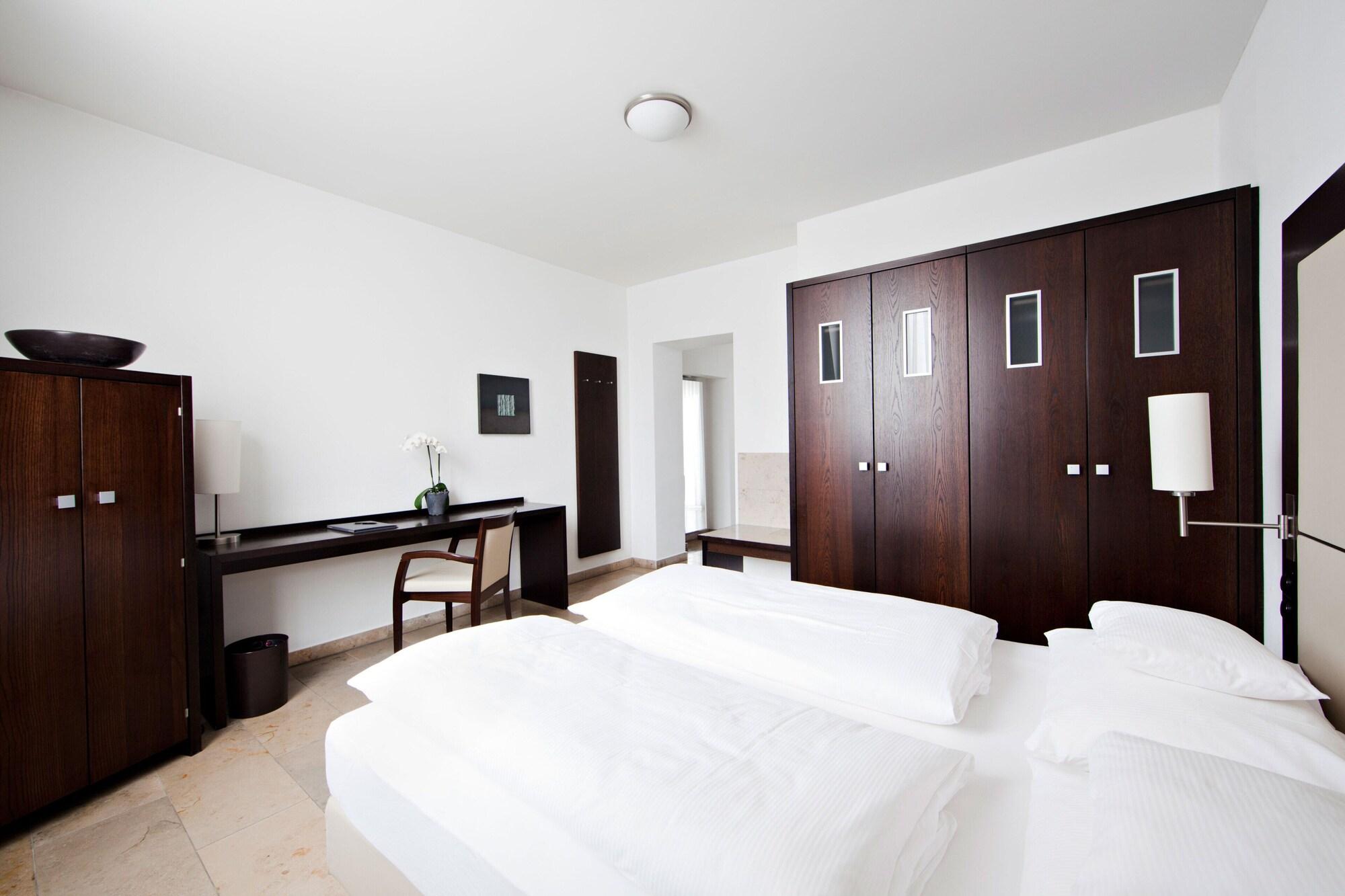 Burns Art Hotel Дюселдорф Екстериор снимка
