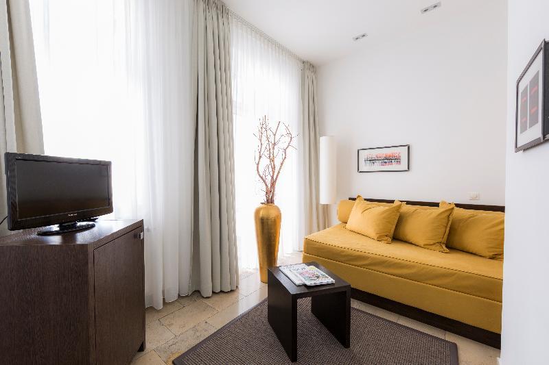 Burns Art Hotel Дюселдорф Екстериор снимка